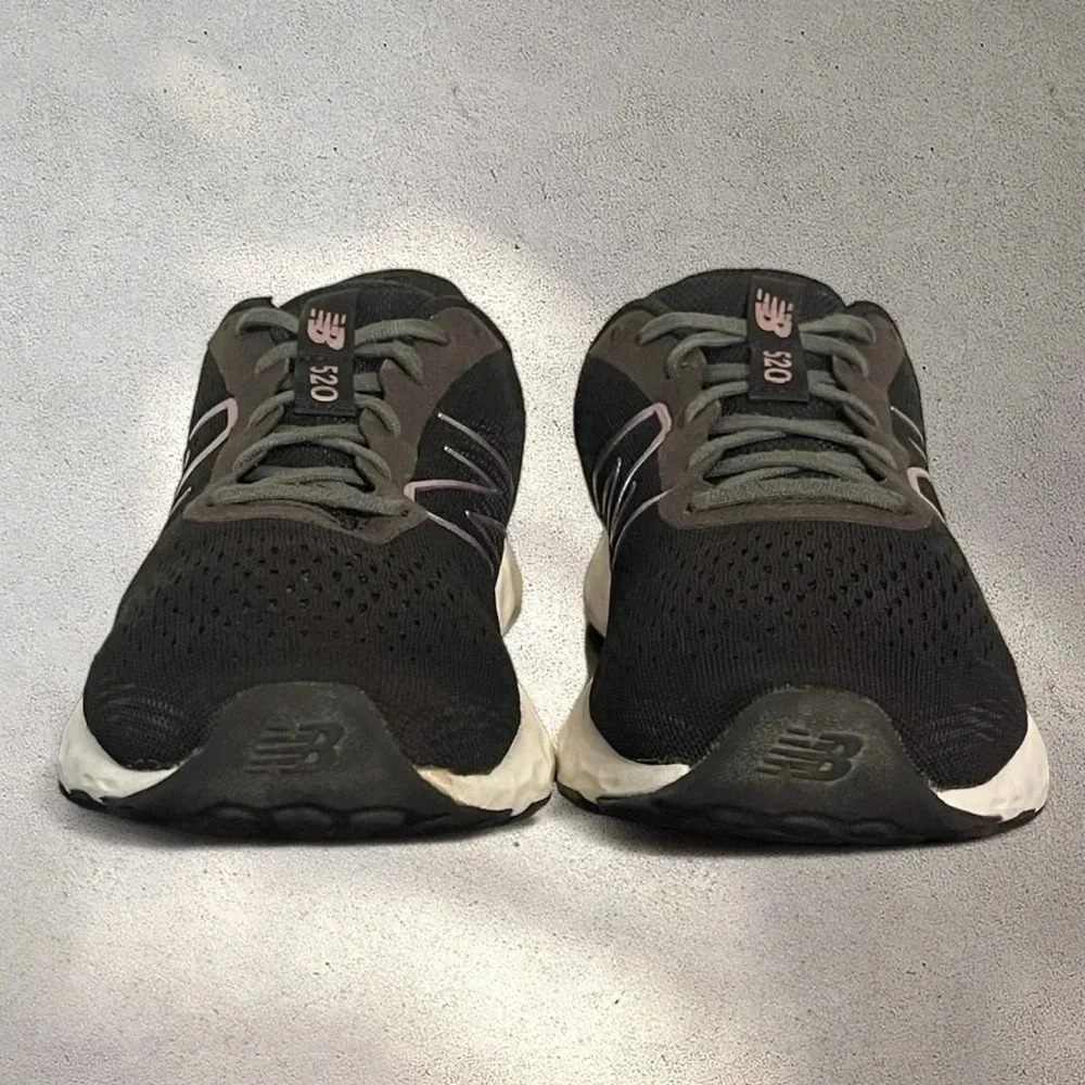 New Balance 520v8 W520LB8 Women’s 9.5 / Men’s 8 Black White Running Shoes - Picture 4 of 8